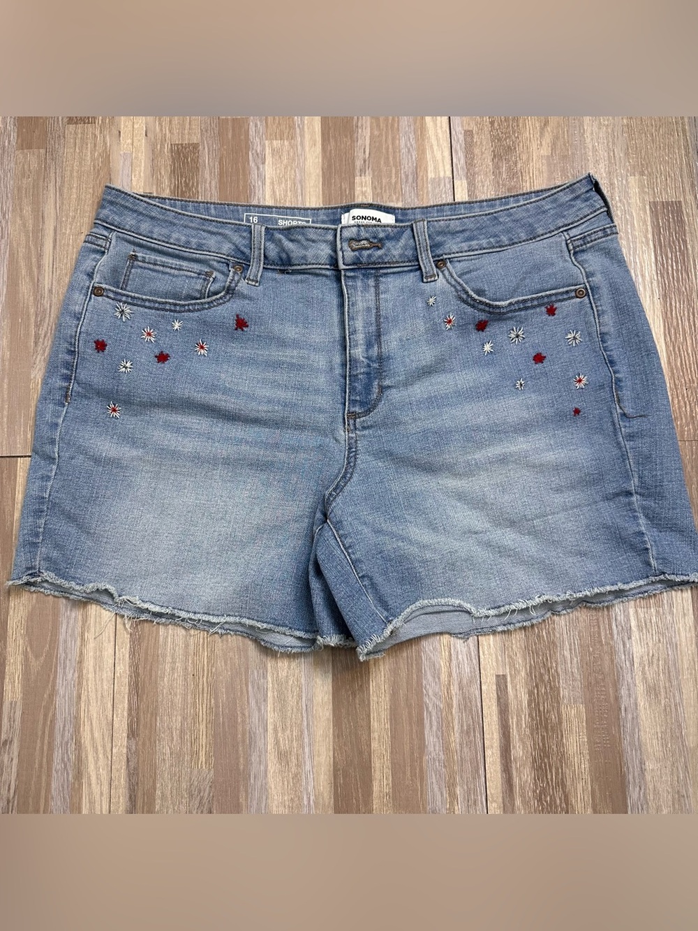 SONOMA Light Blue Denim Shorts with Embroidered Flowers Women’s Size 16